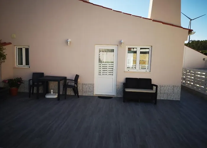 Дом отдыха Feather House *